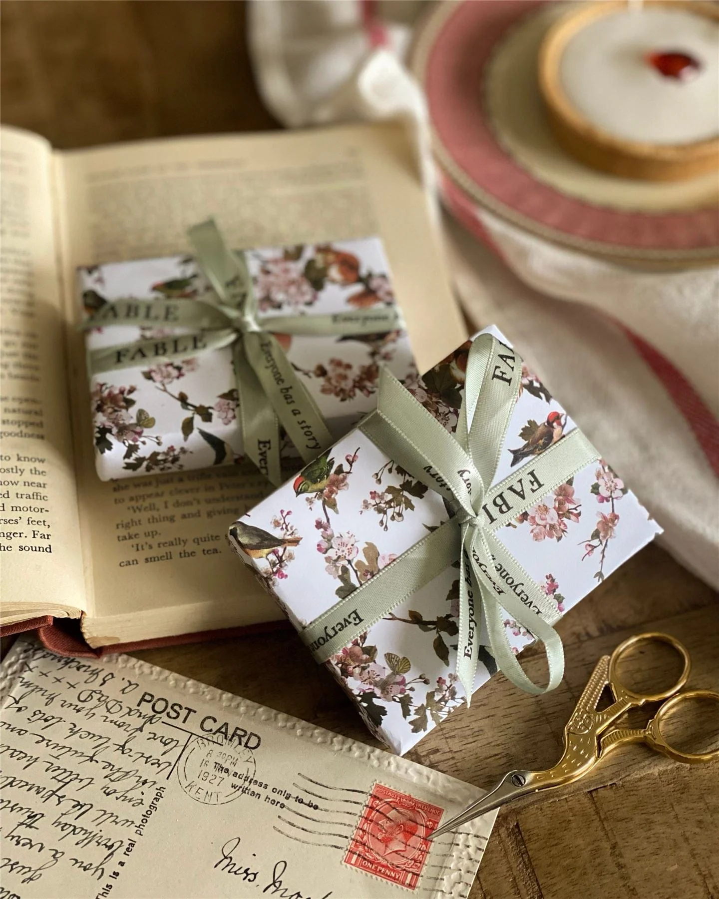 Classic Gift Wrapping - Image 3