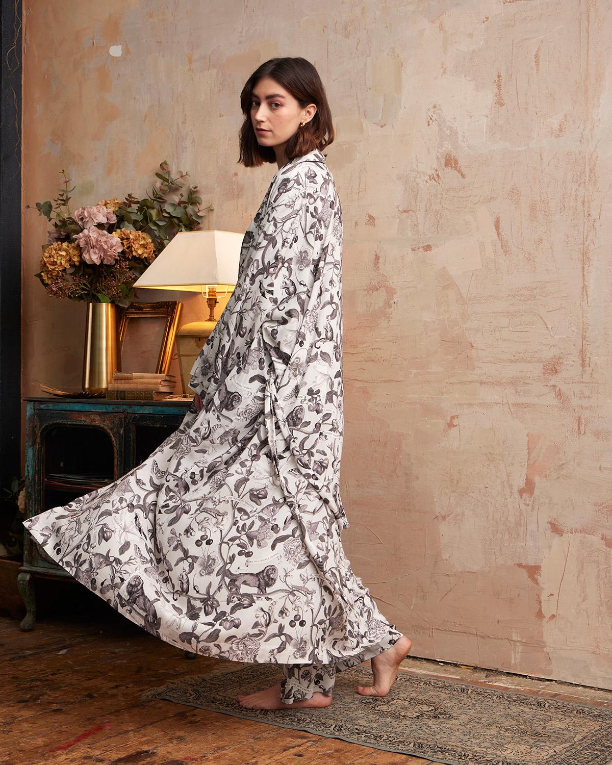 Tree of Life Monochrome Long Kimono - Image 2